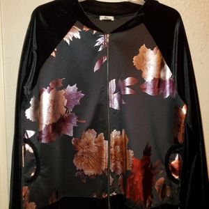 Egy, Size XL, Black floral Jacket